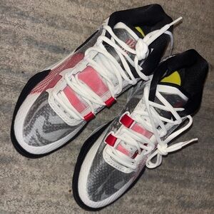 Kyrie Irving Nike Women's Athletic Sneakers - Black, White, Red
M/8W/9.5